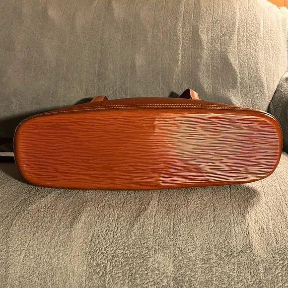 Louis Vuitton Brown Epi Lussac Shoulder Bag - Picture 3 of 11